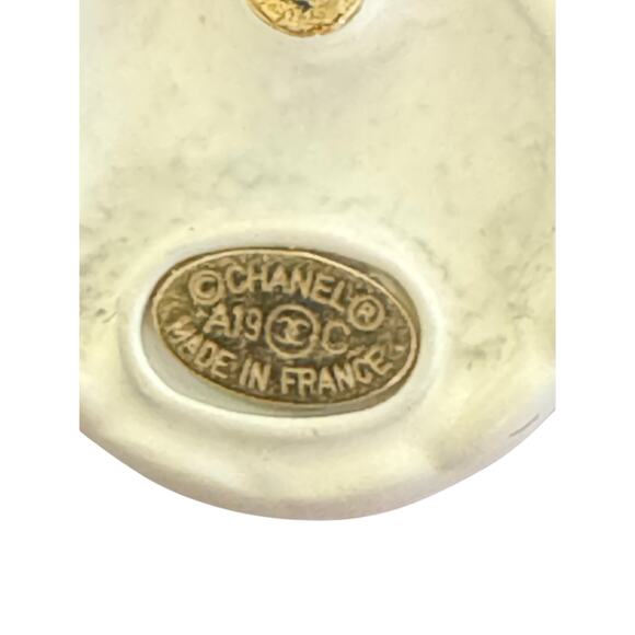 Chanel White Quilted Resin w/Gold CC Logo Earrings w/Box and COA - Picture 7 of 8